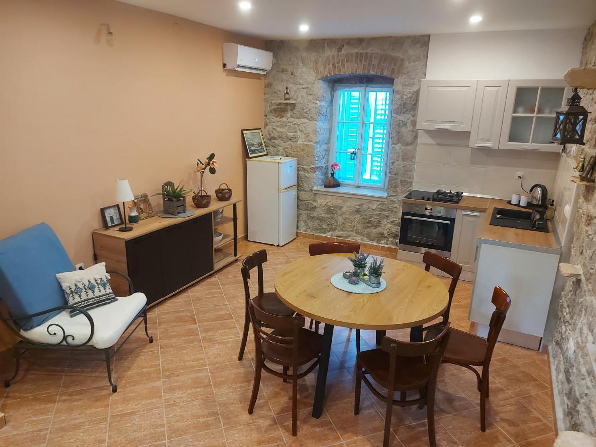 Holiday Home Pepe Banj Ngoại thất bức ảnh